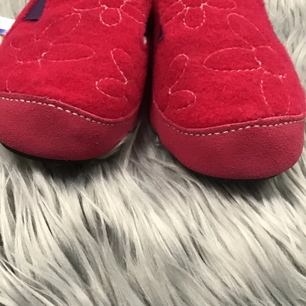 Acorn kids size 2.5-3.5